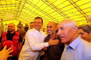 Ekrem İmamoğlu, kurban satış ve kesim alanlarını denetledi