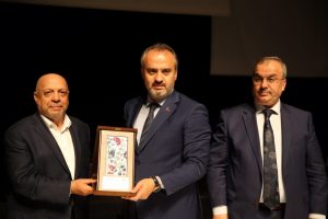 Bursa B&uuml;y&uuml;kşehir'de toplu s&ouml;zleşme sevinci