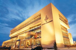Erzurum Atat&uuml;rk &Uuml;niversitesi ve D&uuml;zce &Uuml;niversitesi, AYM'nin "hak ihlali" kararını kınadı