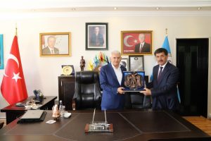Binali Yıldırım'dan Erzincan Belediyesine ziyaret
