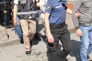 19 ilde dev operasyon... &Ccedil;ok sayıda polis hakkında g&ouml;zaltı kararı