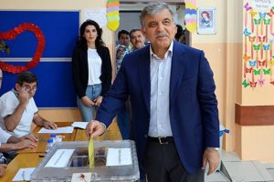 ' G&uuml;l, 2023'te Cumhurbaşkanı adayı olmaya hazırlanıyor' iddiası