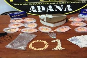 Kalpli kutudan bin 482 uyuşturucu hap &ccedil;ıktı!