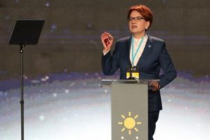 Akşener 'İYİ Parti 2 yılda 4 kurultay yaptı' eleştirisine yanıt verdi