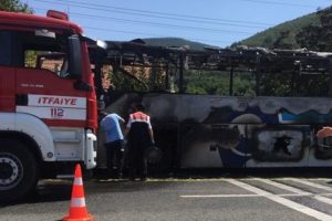 Balıkesir Valisi Yazıcı'dan yanan otob&uuml;se dair '10 numara yağ' a&ccedil;ıklaması
