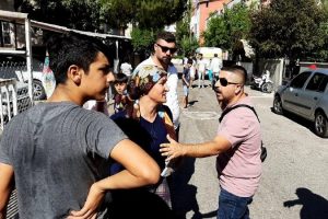Cinayet zanlısına mahalleliden b&uuml;y&uuml;k &ouml;fke