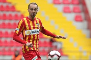 Kayserispor Şamil &Ccedil;inaz ile s&ouml;zleşme yeniledi
