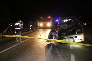 Karab&uuml;k'te trafik kazası: 1 &ouml;l&uuml;, 6 yaralı