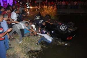 Otomobil su kanalına u&ccedil;tu: 1 &ouml;l&uuml;, 1 yaralı