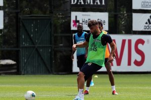 Fenerbah&ccedil;e, yeni sezon hazırlıklarını s&uuml;rd&uuml;rd&uuml;