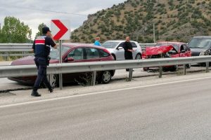 11 ara&ccedil; birbirine girdi: 7 yaralı