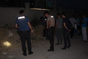 Elazığ'da bı&ccedil;aklı kavga: 2 yaralı