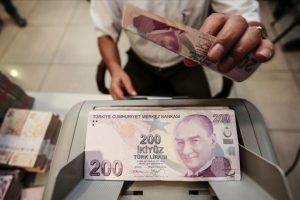 Bankalar son 3 yılın en d&uuml;ş&uuml;k ilk yarı karını elde etti