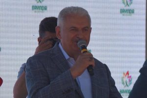 Binali Yıldırım: &Uuml;lkemizin kalkınması i&ccedil;in yapacak &ccedil;ok işimiz var