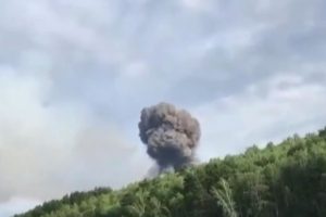 Rusya'da cephanelik deposunda yangın sonrası patlamalar