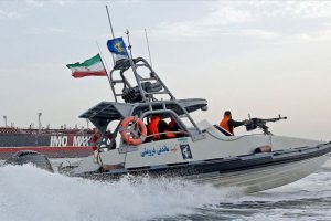 İran Basra K&ouml;rfezi yakınlarında iki tekneye el koydu