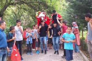 Milli g&uuml;reş&ccedil;iye memleketinde coşkulu karşılama