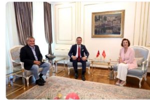 2. Abd&uuml;lhamid'in torunu Zeynep Osman'dan İmamoğlu'na: Umudumuz oldunuz