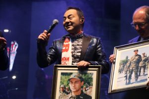 Serdar Orta&ccedil;'a askerlik fotoğrafı s&uuml;rprizi