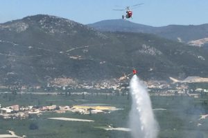 Bursa'da arazözlerin ulaşamadığı yangın kontrol altına alınmaya çalışılıyor