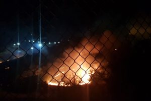 Tarihi Mardin Kalesi'nin eteklerinde arazi yangını