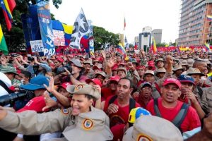 Venezuela'da binlerce kişi Washington'un yaptırımlarını protesto etti