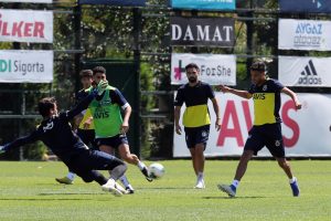 Fenerbah&ccedil;e, yeni sezon hazırlıklarını s&uuml;r&uuml;d&uuml;r&uuml;yor