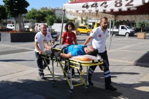 Belediye iş&ccedil;isine sopalı meydan dayağı