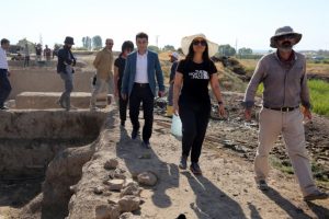 Van Kalesi'nde Urartu tarihine ışık tutucak &ccedil;alışmalar s&uuml;r&uuml;yor