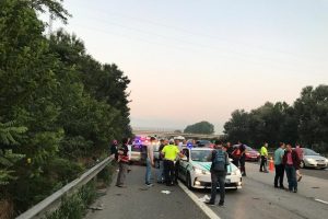 Tem otoyolunda zincirleme trafik kazası: 6 yaralı