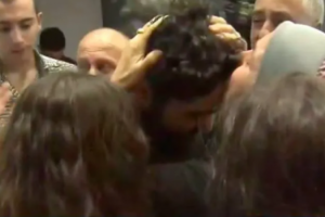 Ka&ccedil;ırılan T&uuml;rk denizciler T&uuml;rkiye'ye d&ouml;nd&uuml;!