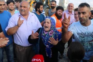 Kurban pazarında kesim gerginliği