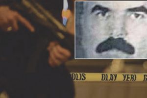 Hırsıza ateş etti, yoldan ge&ccedil;en genci vurdu