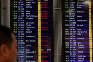 Hong Kong Uluslararası Havalimanı'nda u&ccedil;uşlar iptal edildi