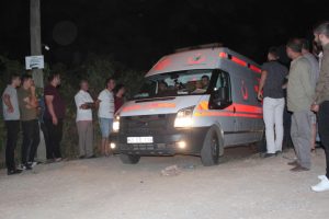 U&ccedil;urumdan d&uuml;ş&uuml;p &ouml;ld&uuml;, kurtarmak isteyen arkadaşları da yaralandı
