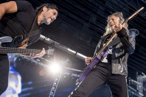 Metallica &ccedil;ocuk hastanesine bağış yaptı