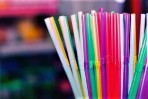 Tek kullanımlık plastiklere yasak geliyor!