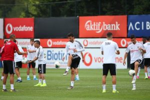 Beşiktaş'ın yeni transferleri Sivas kafilesinde yer aldı
