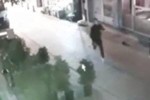 Gelen hesaba kızıp kafeye molotof attı