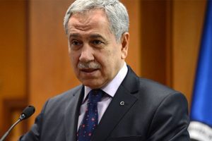B&uuml;lent Arın&ccedil;'tan Babacan ve Davutoğlu'na tepki
