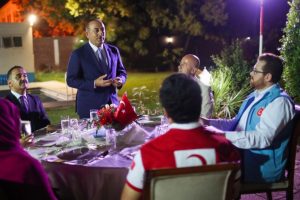 Bakan &Ccedil;avuşoğlu Sudan'daki T&uuml;rkler ile bir araya geldi