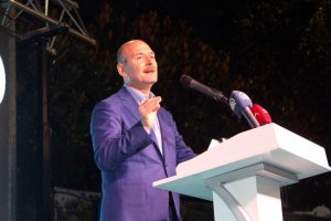 "Afet konusunda d&uuml;nyaya &ouml;rnek g&ouml;sterilecek nesiller yetiştirmeliyiz"