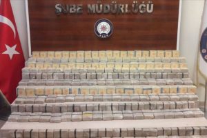 Otomobilin bagajında 111 kilo 820 gram eroin bulundu
