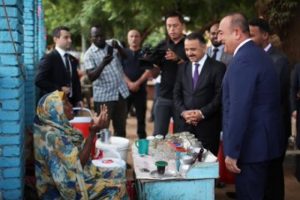&Ccedil;avuşoğlu, Sudan halkına T&uuml;rk halkının selamlarını iletti