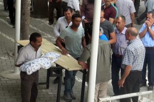 Kundakta toprağa verilen Alihan bebeğin &ouml;l&uuml;m nedeni belirlenemedi