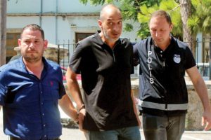 Rezidans vurgunu yapan &uuml;nl&uuml; inşaat&ccedil;ı tutuklandı