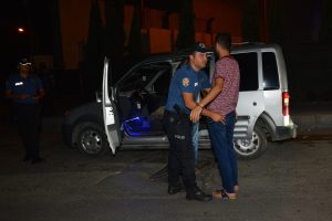 Adana'da asayiş uygulanmasında, aranan 17 kişi yakalandı