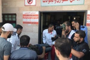 İsrail'den Gazze'ye bombalı saldırı: 3 &ouml;l&uuml;