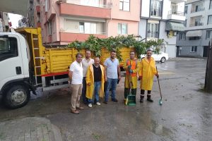 Bursa Gemlik Belediyesi ekipleri fırtınaya meydan okudu