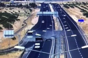 14 kişinin yaralandığı zincirleme kazanın g&ouml;r&uuml;nt&uuml;leri ortaya &ccedil;ıktı